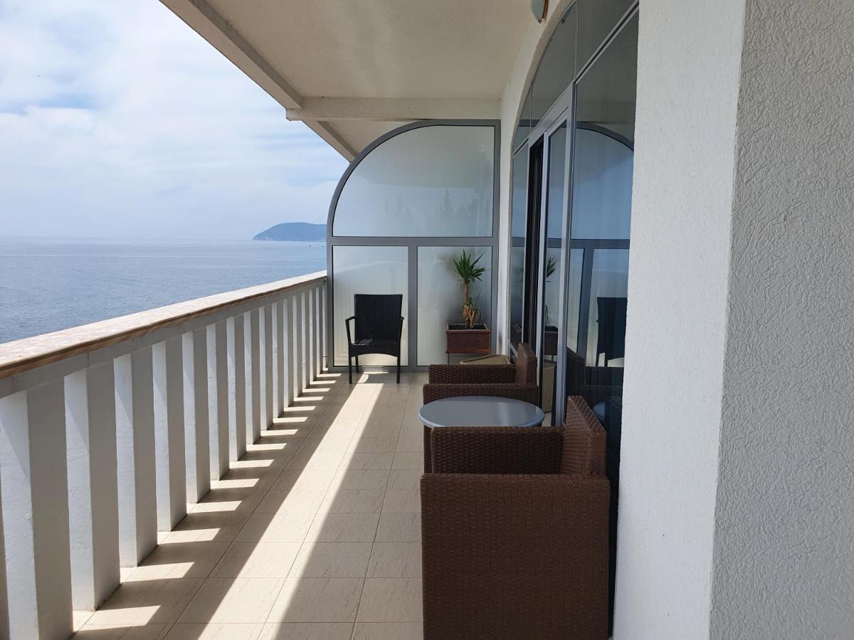 Sunset View Apartments Bar Extérieur photo