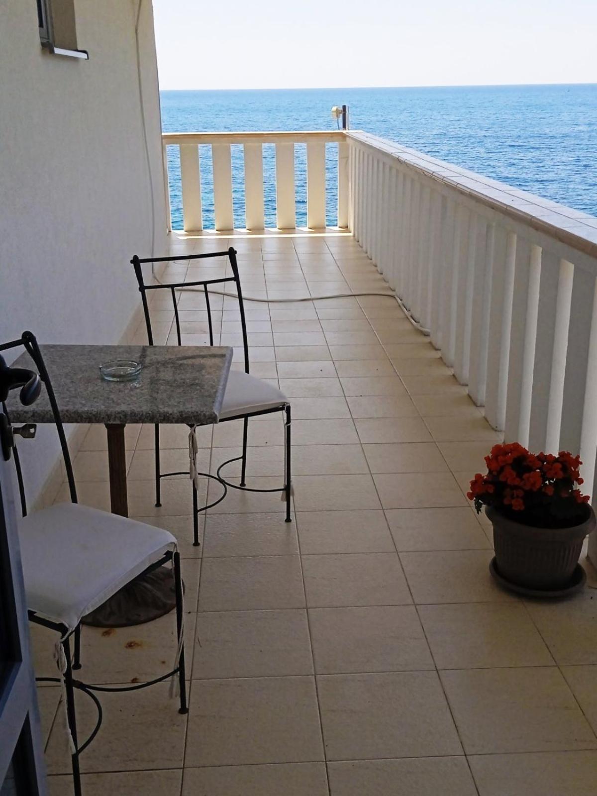 Sunset View Apartments Bar Chambre photo